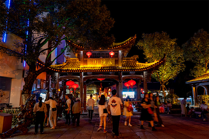 商業(yè)街區(qū)做亮化工程真能提升夜間經(jīng)濟(jì)嗎？
