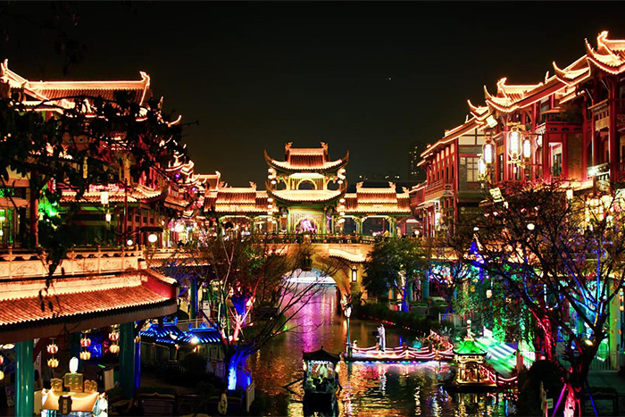 游客吐槽“晚上沒看頭”？燈光亮化3招讓景區(qū)24小時(shí)有亮點(diǎn)！