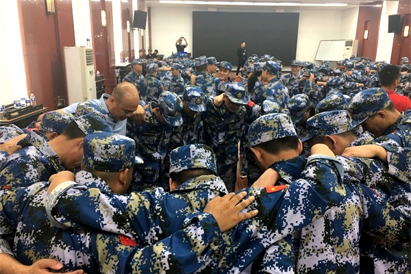第六屆河南牛商爭霸賽正式開賽，明亮照明全力以赴！