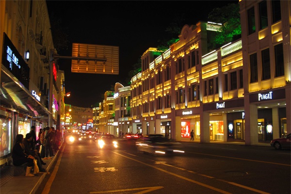 如何做好一個好的商業(yè)街夜景照明設計？
