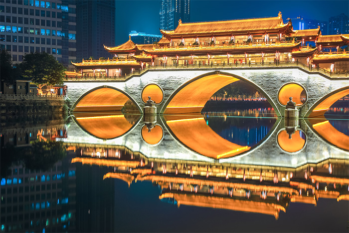 如何做古建筑亮化能夠吸引游客的目光？