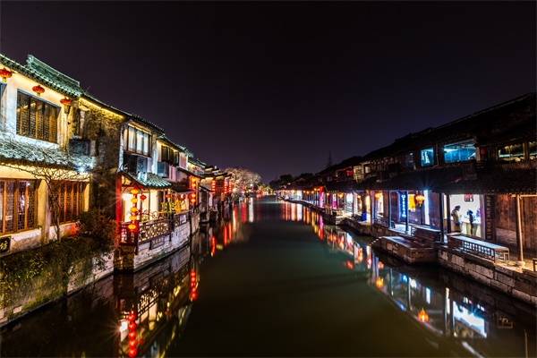 文旅特色小鎮(zhèn)燈光照明要如何科學(xué)規(guī)劃？