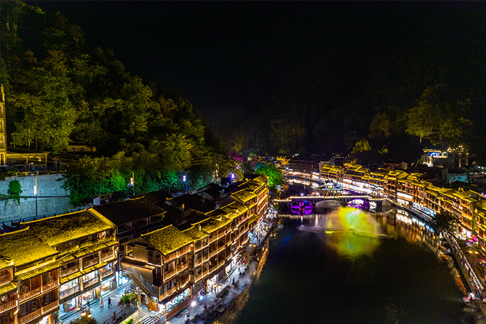 專業(yè)設(shè)計(jì)師揭秘：夜幕下的文旅燈光亮化是怎樣煉成的？